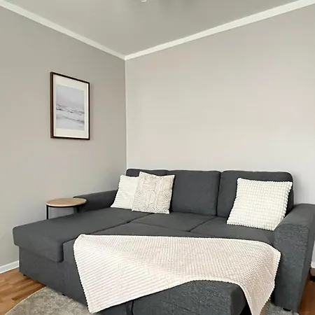 With Free Parking & Self Check-in פארנו