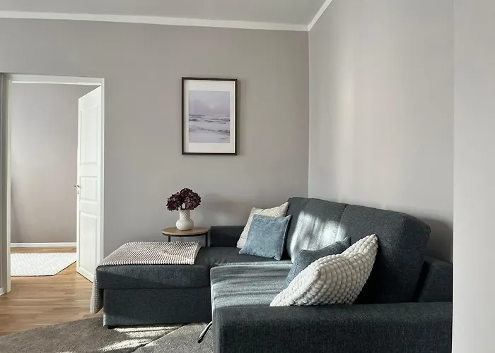 With Free Parking & Self Check-in *