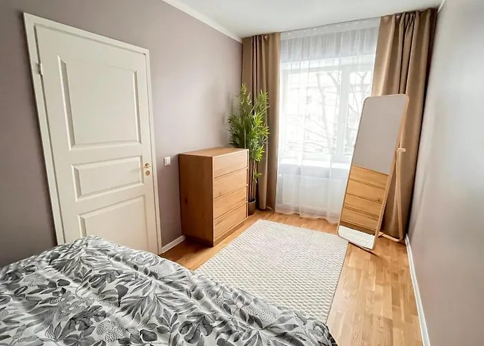 With Free Parking & Self Check-in * פארנו