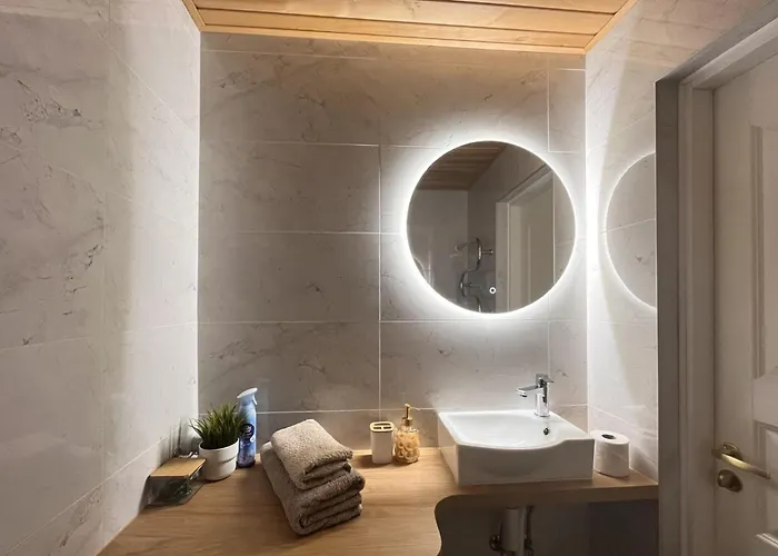 דירה With Free Parking & Self Check-in *