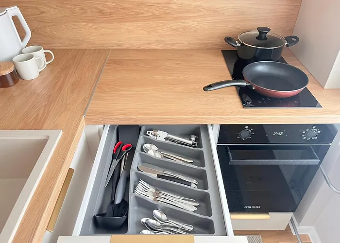 With Free Parking & Self Check-in פארנו